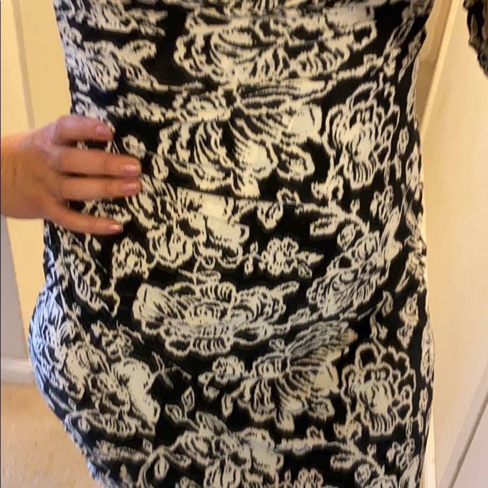 Dress - Picture 4 of 7